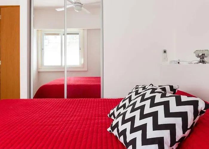 Heart Of Soho 2 Bedrooms With Patio
